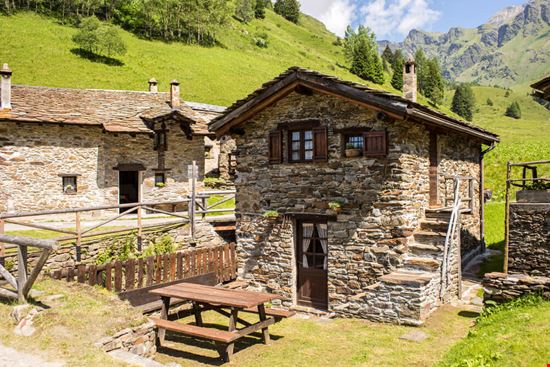 Ponte di Legno Ponte di Legno Shutterstock.com 